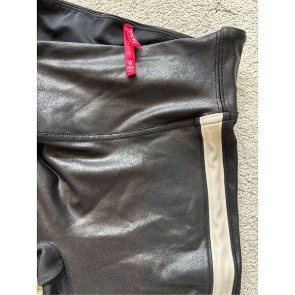 NWOT Spanx faux leather moto legging, XS $98 B10 - Picture 7 of 8